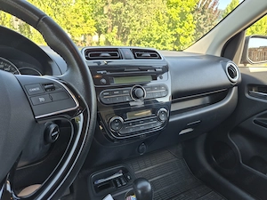 Mitsubishi Attrage 1,2 MIVEC Intense CVT Automatik Bild 10