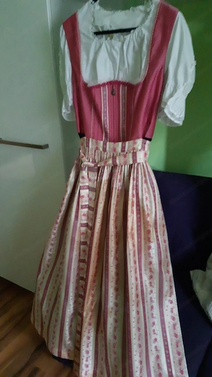 wenig getragenes Dirndl Bild 3