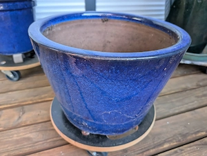großer, winterharter und massiver Terracotta- Pflanzentopf Bild 2