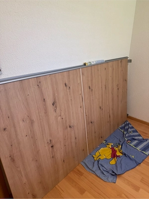 Kleiderschrank Bild 3