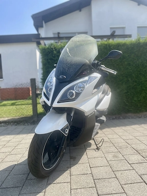 Kymco Downtown 300i ABS Roller Bild 8