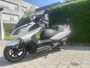 Kymco Downtown 300i ABS Roller Bild 2