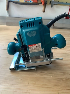 Makita Oberfräse mit Zubehör