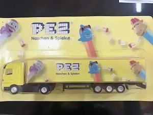 ACHTUNG Sammlerstücke: Castrol LKW und PEZ LKW originalverpackt Bild 2