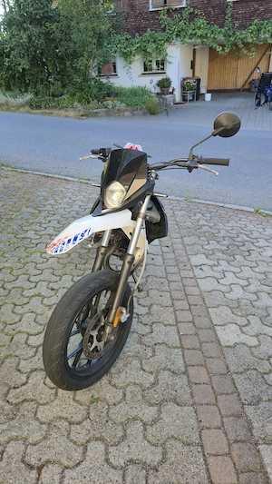 Gilera SMT 50 Supermoto Bild 5