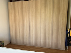 Neuwertiger Schlafzimmerschrank Kleiderschrank