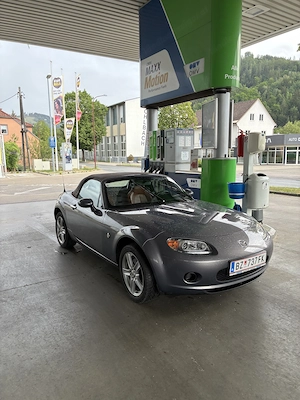Mazda MX-5 Cabrio Roadster TAN Bild 2