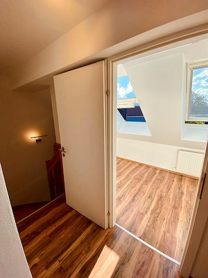 Zentrale, helle 3. Zimmer Wohnung mit viel Charme in Klaus Bild 7