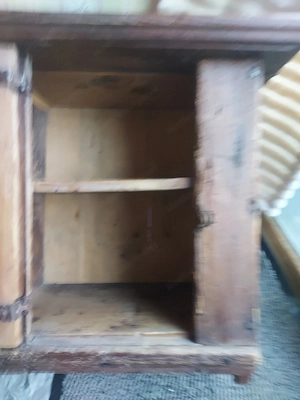 Antiker Hängeschrank Bild 4