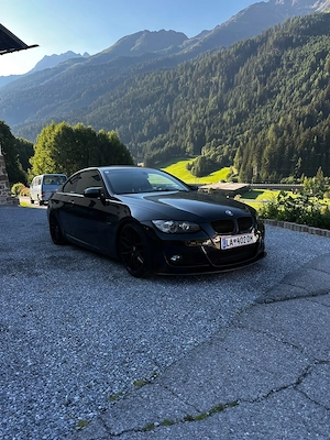 BMW 330xi Coupé E92   N52 3.0   272 PS   xDrive Bild 2