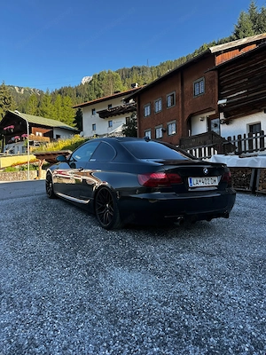 BMW 330xi Coupé E92   N52 3.0   272 PS   xDrive Bild 8