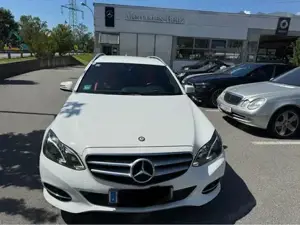 mercedes  220 E Bild 3