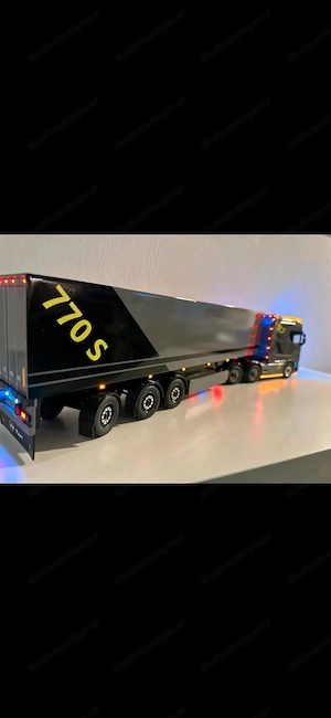 Scania V8 770S RC mit Auflieger  Bild 2