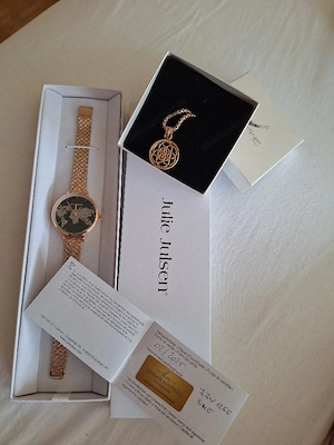 Set bestehend aus Damen Uhr und Kette 