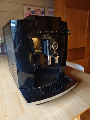 Jura E 4 Kaffeevollautomat  Bild 3