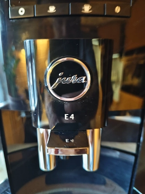 Jura E 4 Kaffeevollautomat  Bild 2