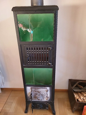 Nostalgischer Standkachelofen Bild 5