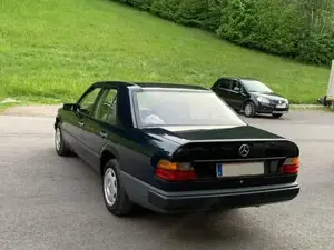 Mercedes-Benz E-Klasse Bild 2