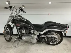 Harley Davidson Softail FXSTC Custom Bild 2