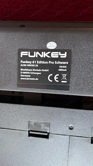 Keyboard mit Zubehör Bild 3