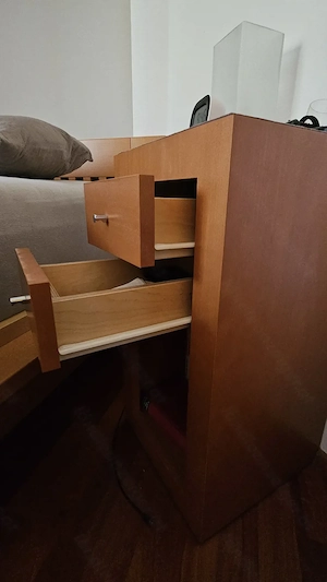 Schlafzimmer aus Buche vom Tischler bestehend aus Doppelbett, Schrank und zwei Nachtkästchen Bild 6