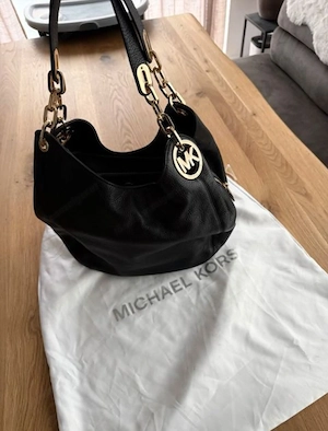 Original Michael Kors Ledertasche Schwarz mit Goldkette  Bild 3