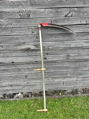Grasense mit Holzgriff