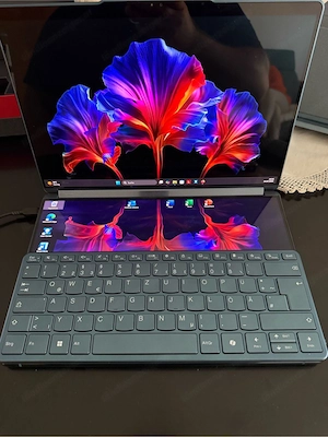 Lenovo Yoga Book 9i Gen 9 | Core Ultra 7 | 32 GB RAM | 1 TB SSD | Dual OLED | Garantie | Komplettset Bild 4
