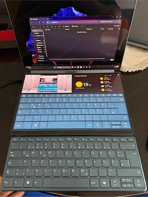 Lenovo Yoga Book 9i Gen 9 | Core Ultra 7 | 32 GB RAM | 1 TB SSD | Dual OLED | Garantie | Komplettset Bild 2