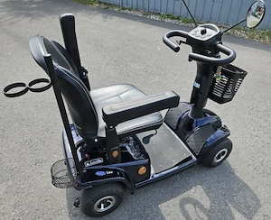 Elektromobil für Gehbehinderte und ältere Menschen Bild 2