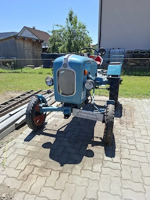 Traktor zu verkaufen Bild 2