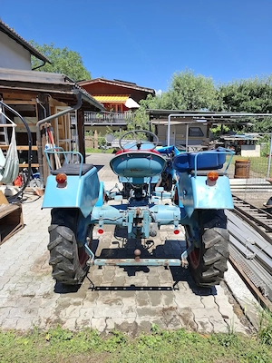 Traktor zu verkaufen Bild 4