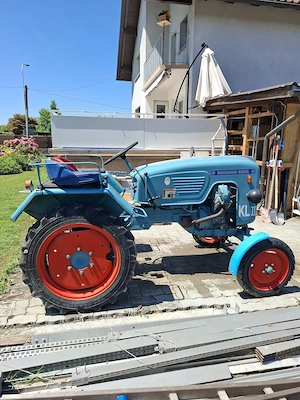 Traktor zu verkaufen Bild 3
