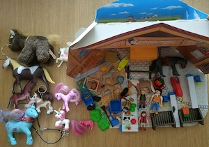 Kleine Pferde Sammlung: Playmobil Reiterhof, Bücher, Puzzle, Sticker und mehr Bild 2