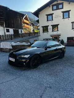 BMW 330xi Coupé E92   N52 3.0   272 PS   xDrive Bild 4