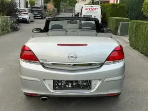 Opel Astra 1.9 CDTi Twintop Cabrio Bild 8