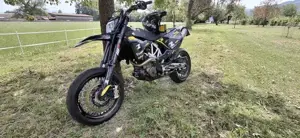 Motorrad Supermoto 701 Bild 7