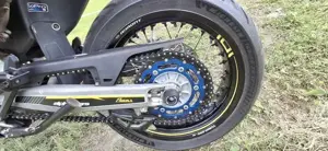 Motorrad Supermoto 701 Bild 3