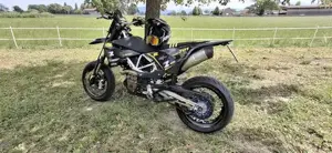 Motorrad Supermoto 701 Bild 9