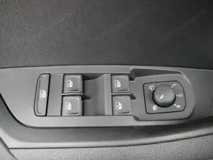 Skoda Karoq Selection 2.0 TDI DSG 4x4*AHK*PDC-HI*LED*SHZ*SM... Bild 9