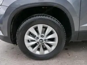 Skoda Karoq Selection 2.0 TDI DSG 4x4*AHK*PDC-HI*LED*SHZ*SM... Bild 3