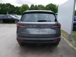 Skoda Karoq Selection 2.0 TDI DSG 4x4*AHK*PDC-HI*LED*SHZ*SM... Bild 2