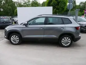Skoda Karoq Selection 2.0 TDI DSG 4x4*AHK*PDC-HI*LED*SHZ*SM... Bild 4