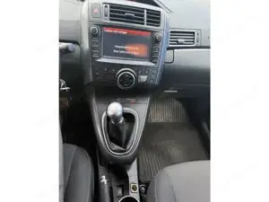 Toyota Verso Bild 8