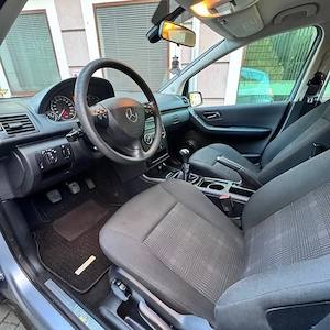 Mercedes A160 | Benziner | Baujahr 2011 | Neues Pickerl | Serviceheft Bild 2