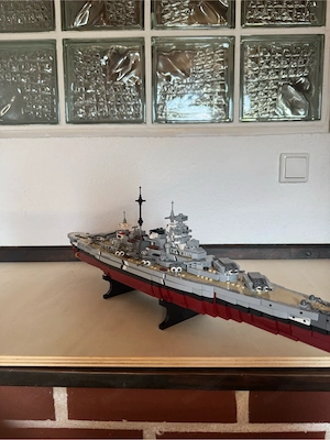 LEGO Bismarck Kriegsschiff  Bild 2