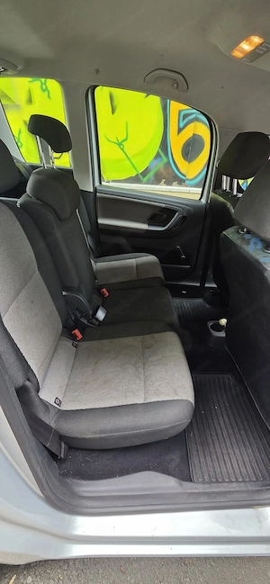 Skoda Roomster Active+ 1,6 TDI Kombi   Family Van Bild 6