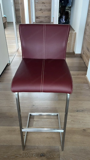 4 Barhocker und Glasbeistelltisch Bild 2