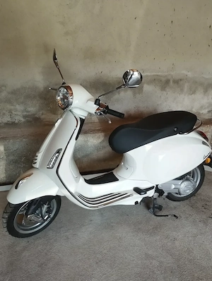 Vespa Primavera E5+ , Farbe weiß, Erstbesitz Bild 2