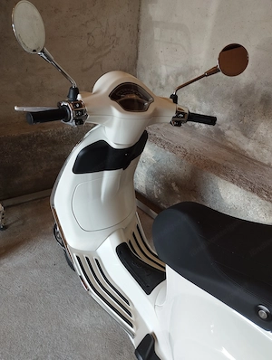 Vespa Primavera E5+ , Farbe weiß, Erstbesitz Bild 5